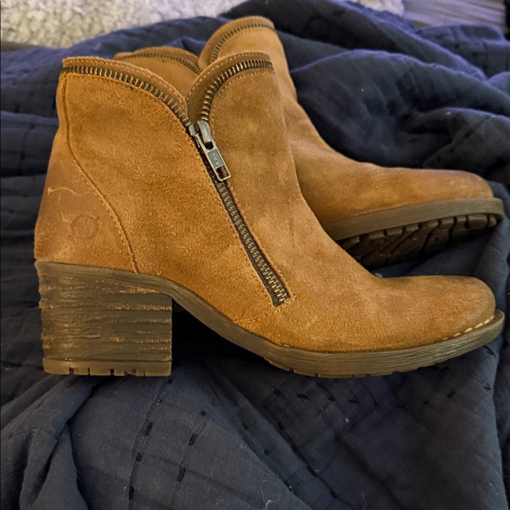 Born Montoro II women's ankle booties